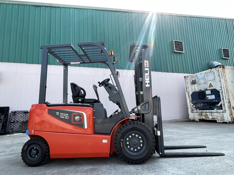 Dịch Vụ Cho Thuê Xe Nâng Hàng 5 tấn Tại Hùng Cường Move